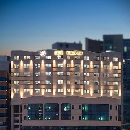 Brown Dot Hotel ג'ינג'ו מראה חיצוני תמונה