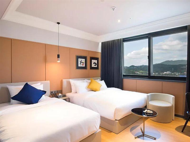 Brown Dot Hotel ג'ינג'ו מראה חיצוני תמונה