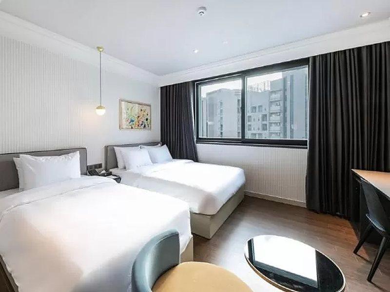 Brown Dot Hotel ג'ינג'ו מראה חיצוני תמונה