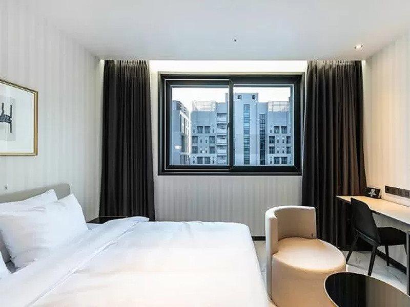 Brown Dot Hotel ג'ינג'ו מראה חיצוני תמונה
