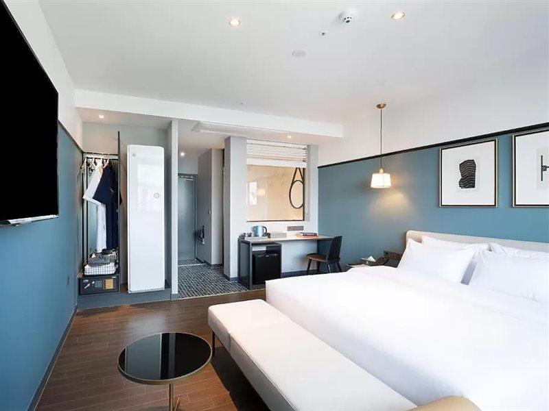 Brown Dot Hotel ג'ינג'ו מראה חיצוני תמונה
