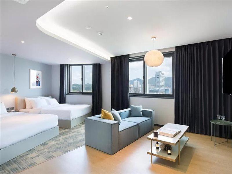 Brown Dot Hotel ג'ינג'ו מראה חיצוני תמונה