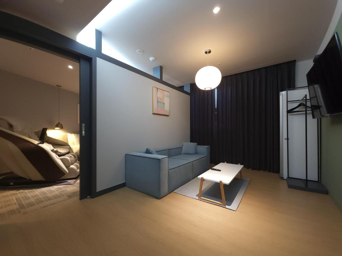 Brown Dot Hotel ג'ינג'ו מראה חיצוני תמונה