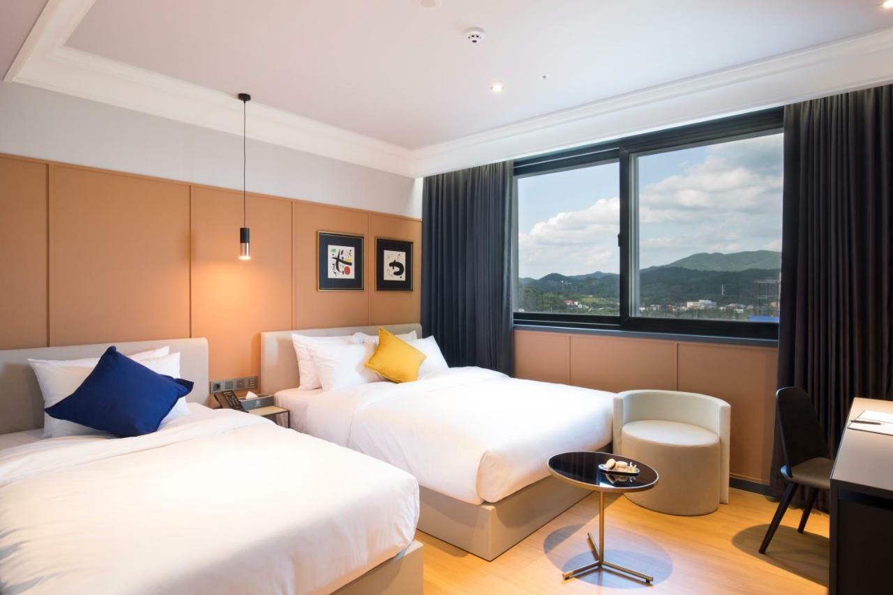 Brown Dot Hotel ג'ינג'ו מראה חיצוני תמונה